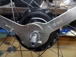 Metal dust cap removed and parts cleaned