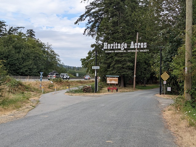 Heritage Acres - Lochside Trail